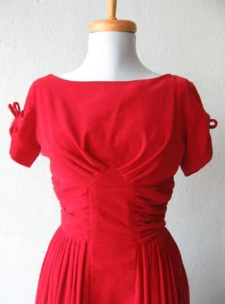 50s Women's Party Dress Vintage Ruched Red Velvet Full Skirt Extra Small VFG