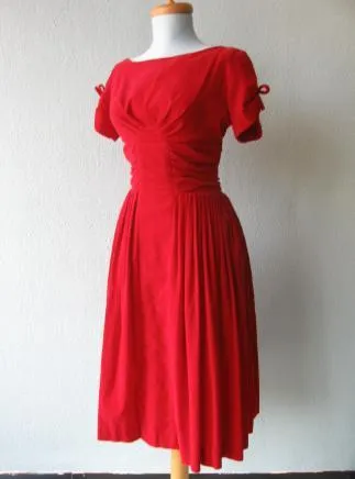 50s Women's Party Dress Vintage Ruched Red Velvet Full Skirt Extra Small VFG