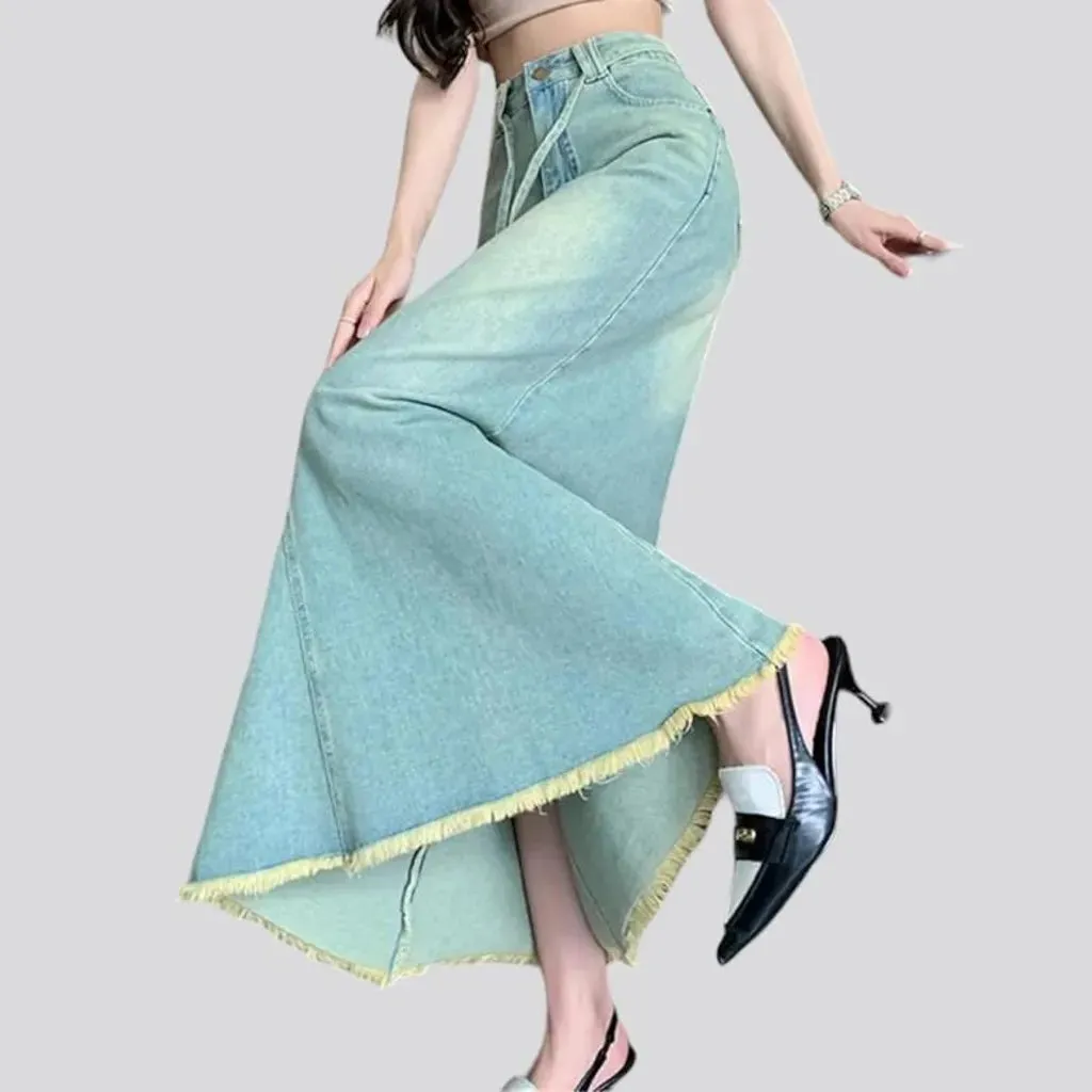 Light-wash women's jean skirt